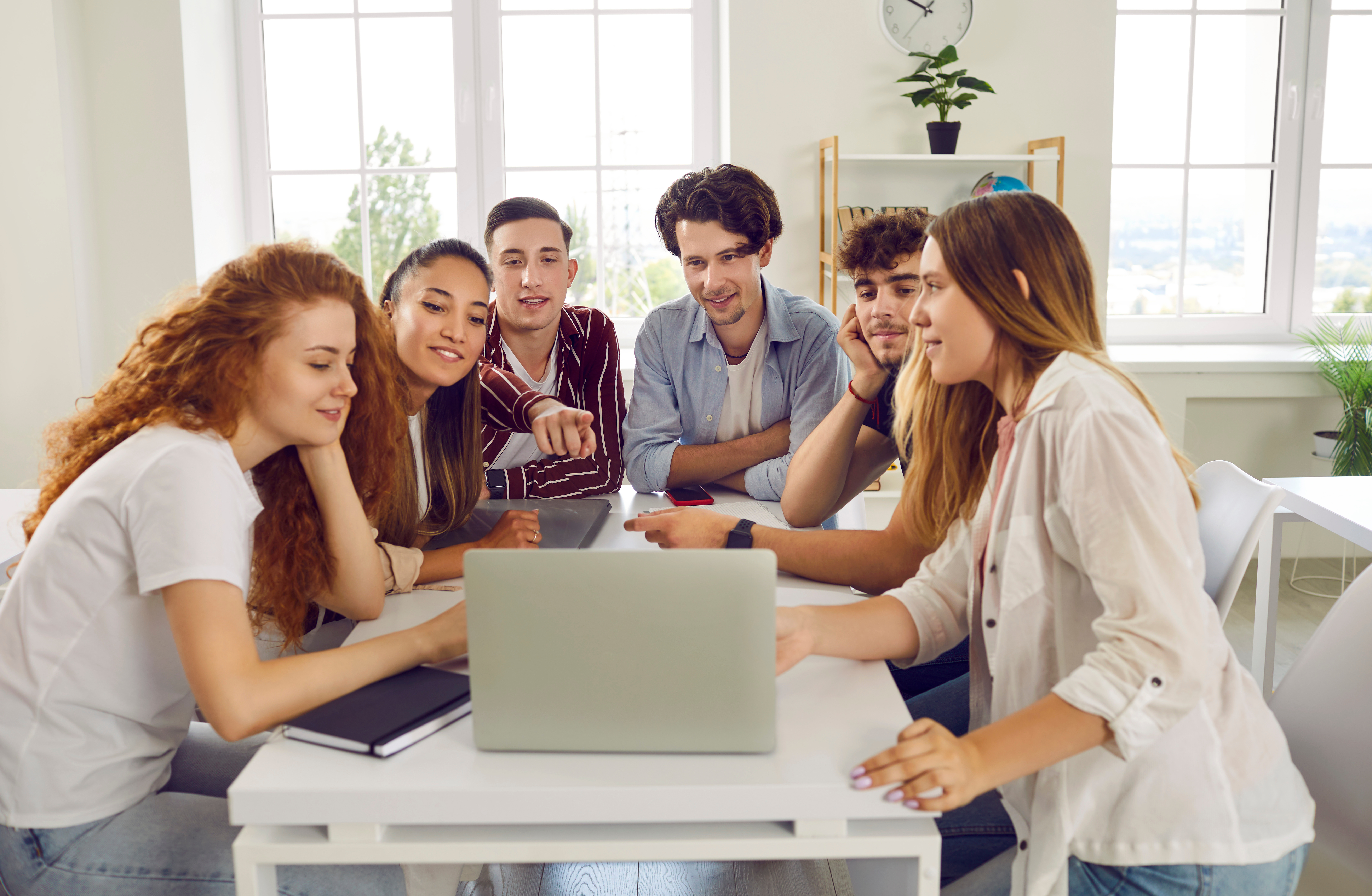 Students in an online lesson Students in an online lesson